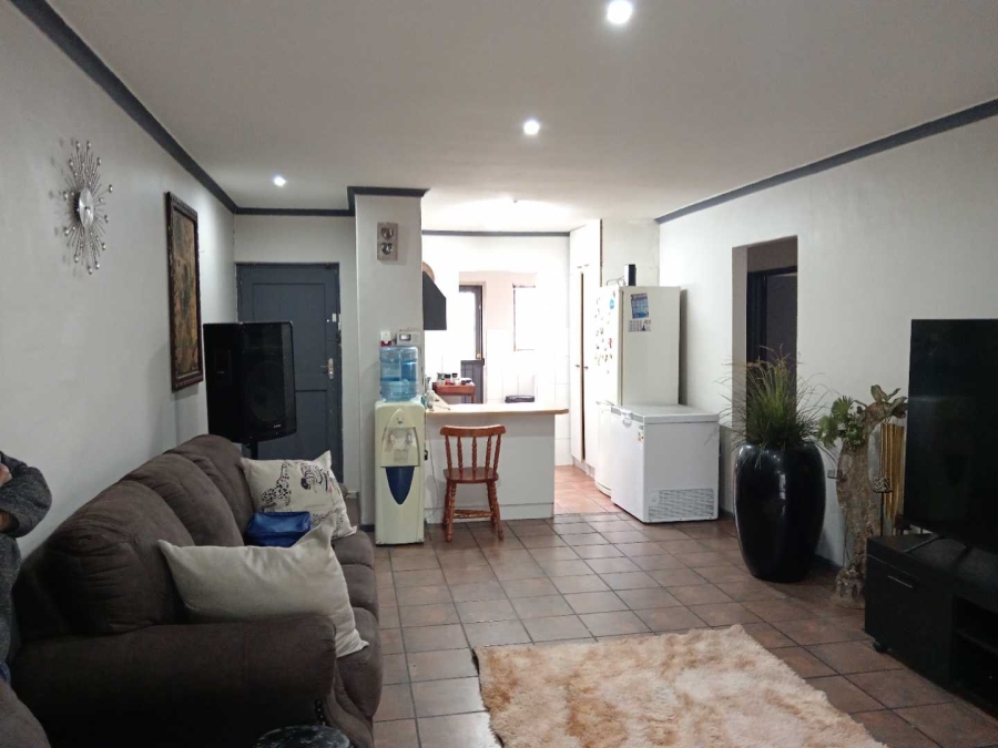 To Let 3 Bedroom Property for Rent in Protea Heights Western Cape